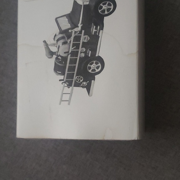 Heritage Village Collection City Fire Dept 56 Fire Truck handpainted porcelin - Picture 13 of 16